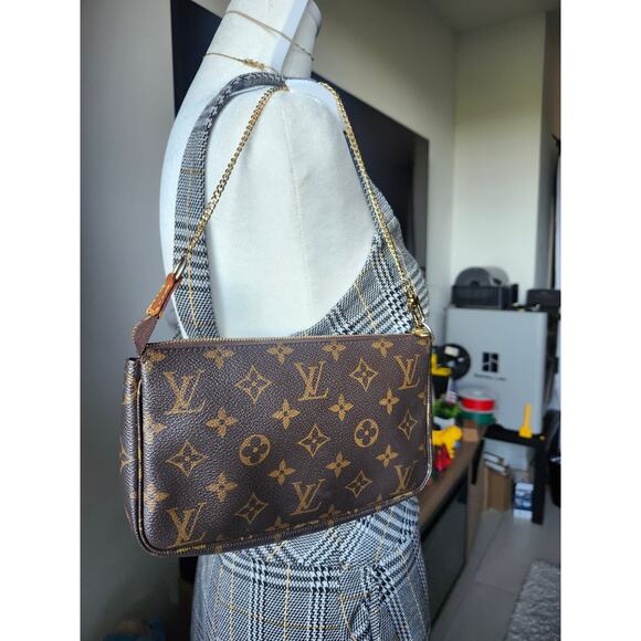 Louis Vuitton Monogram Pochette Accessoires SD0620 Brown Canvas Shoulder Bag - Picture 3 of 15